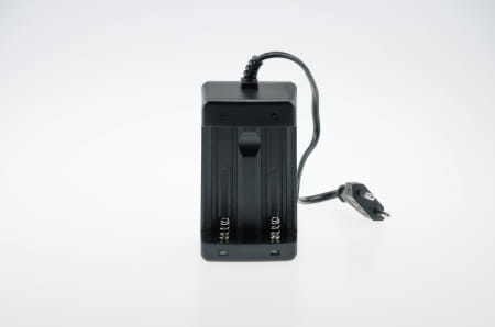 Riff_26650_Ladegeraet Riff Ladegerät für je 2x 26650, 32650 Akkus